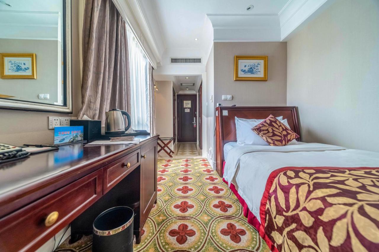 Ramada Yichang Hotel Esterno foto