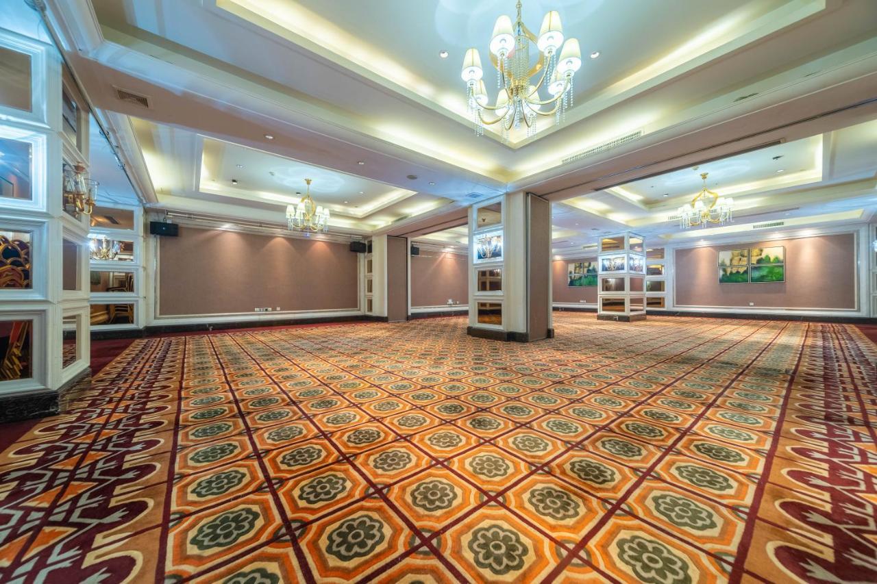 Ramada Yichang Hotel Esterno foto