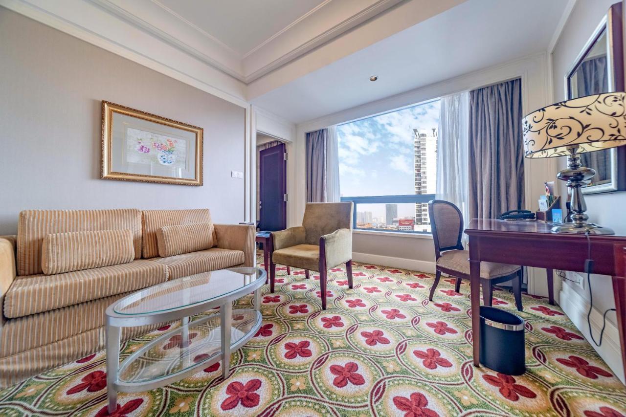 Ramada Yichang Hotel Esterno foto