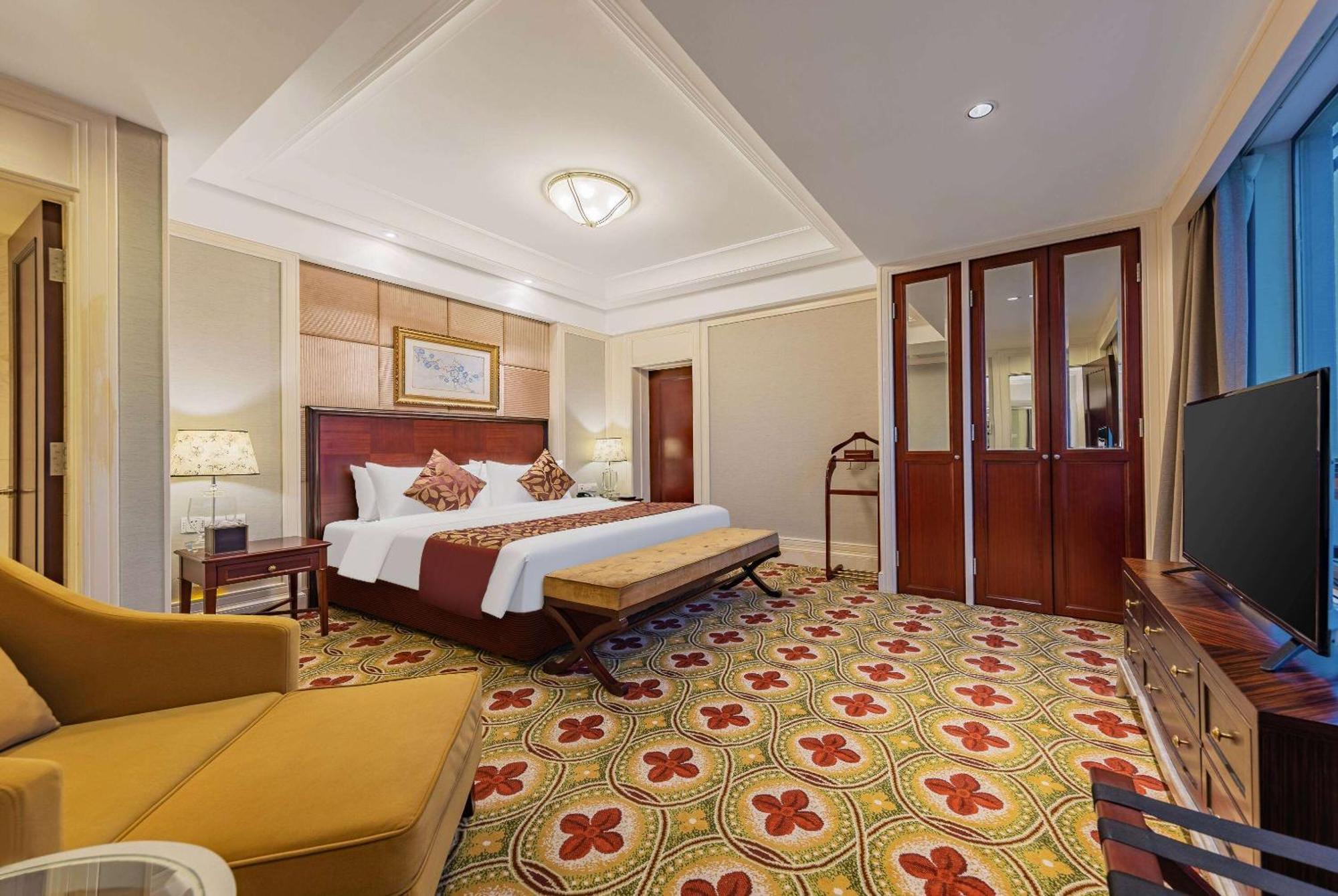 Ramada Yichang Hotel Esterno foto