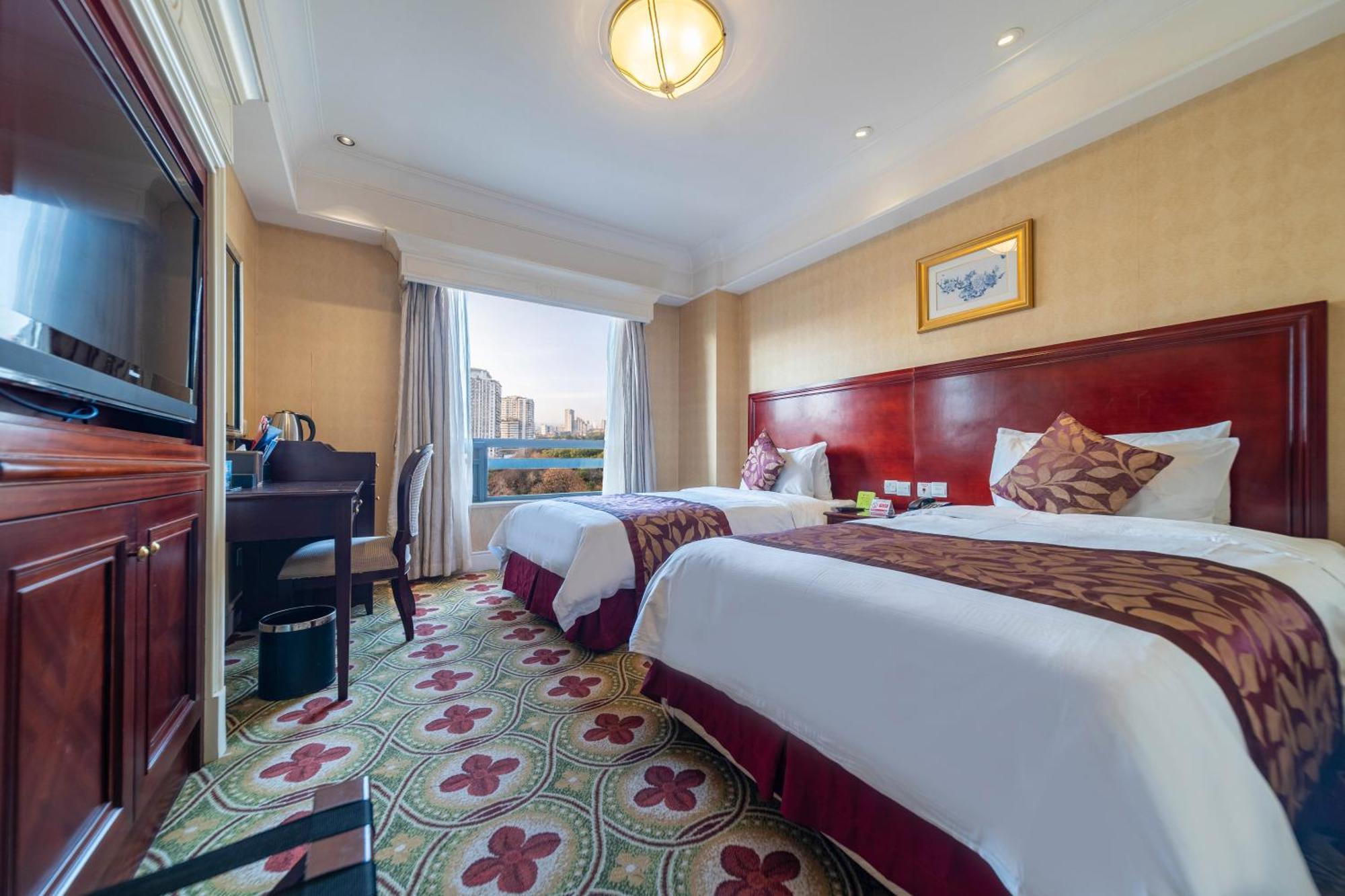 Ramada Yichang Hotel Esterno foto