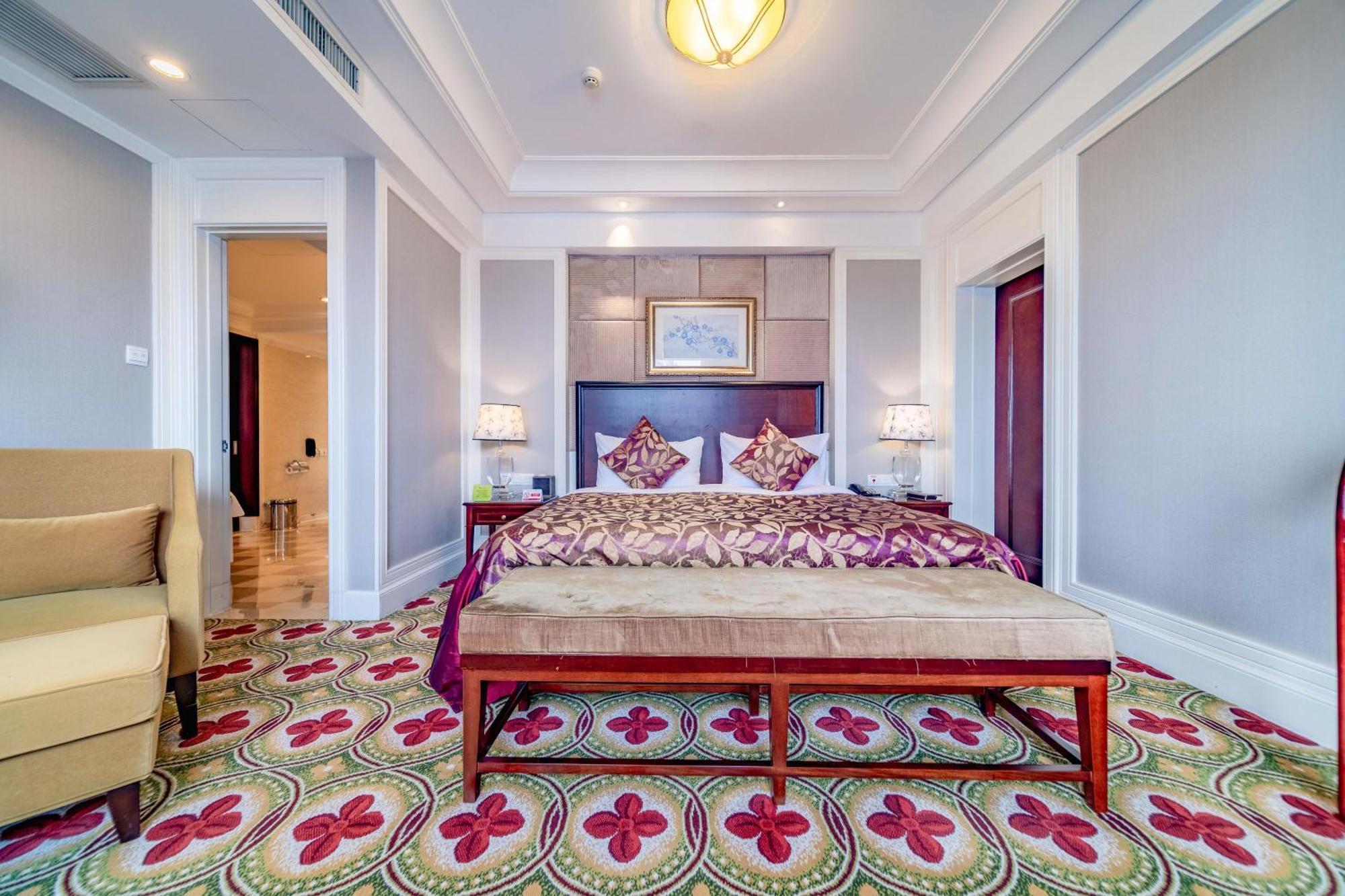Ramada Yichang Hotel Esterno foto